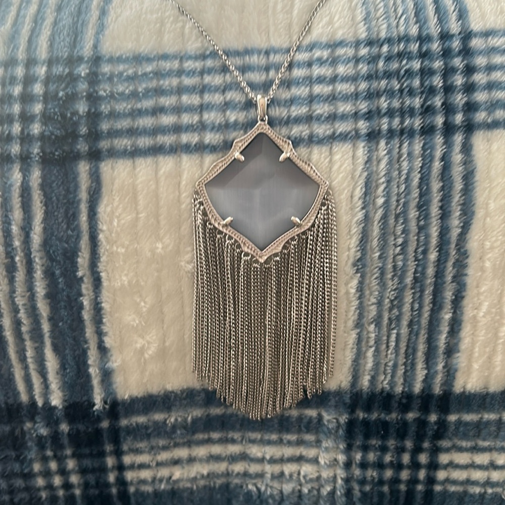 Kendra Scott necklace
